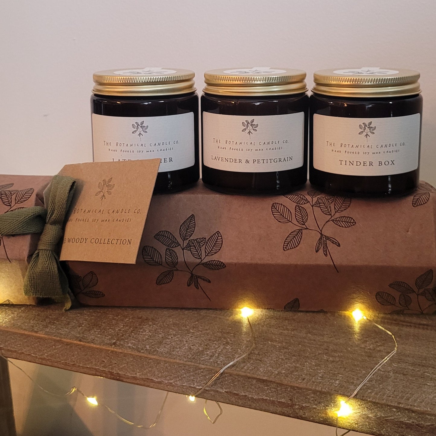 The Botanical Candle Company Cracker- Woody