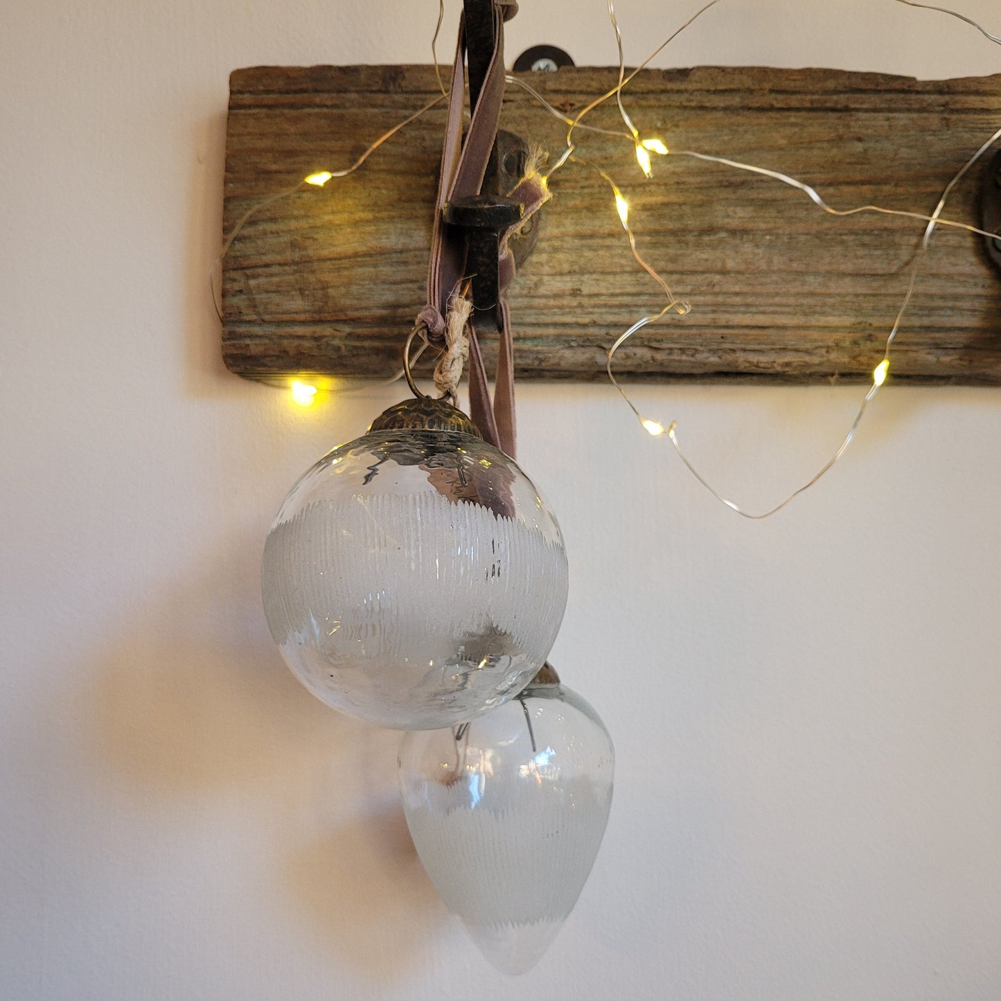 Anara Etched Bauble