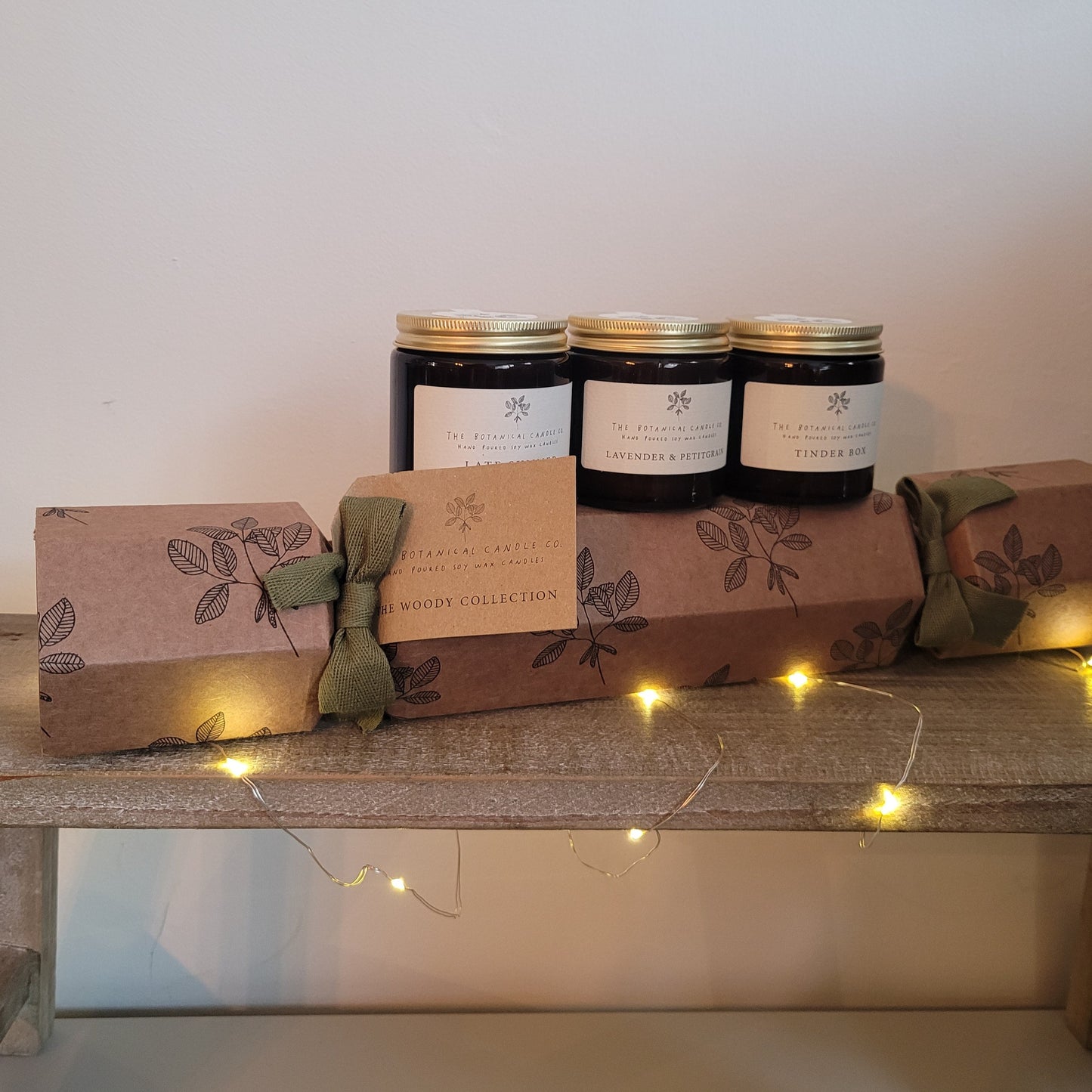 The Botanical Candle Company Cracker- Woody