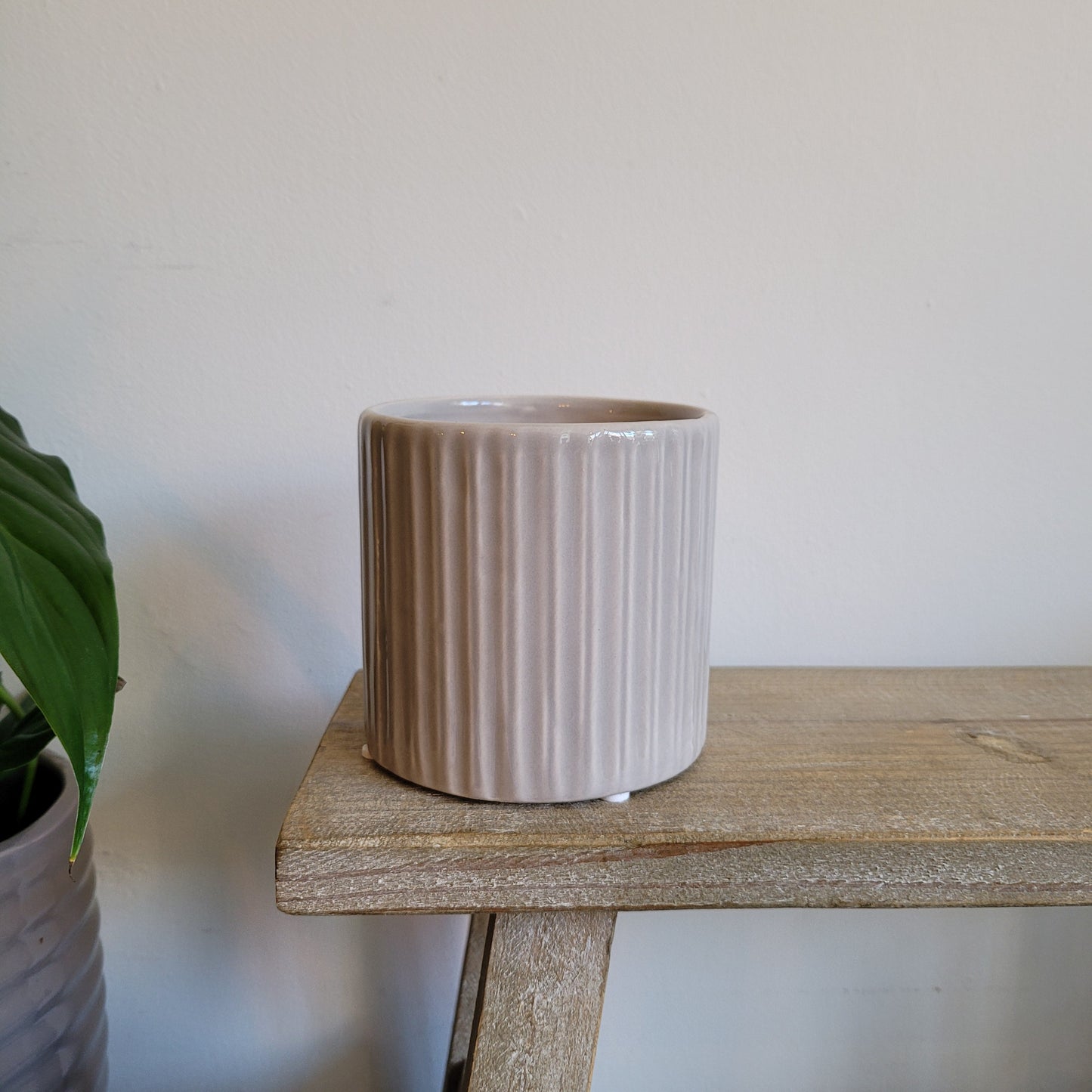 Vertical Double Ribbed Pot
