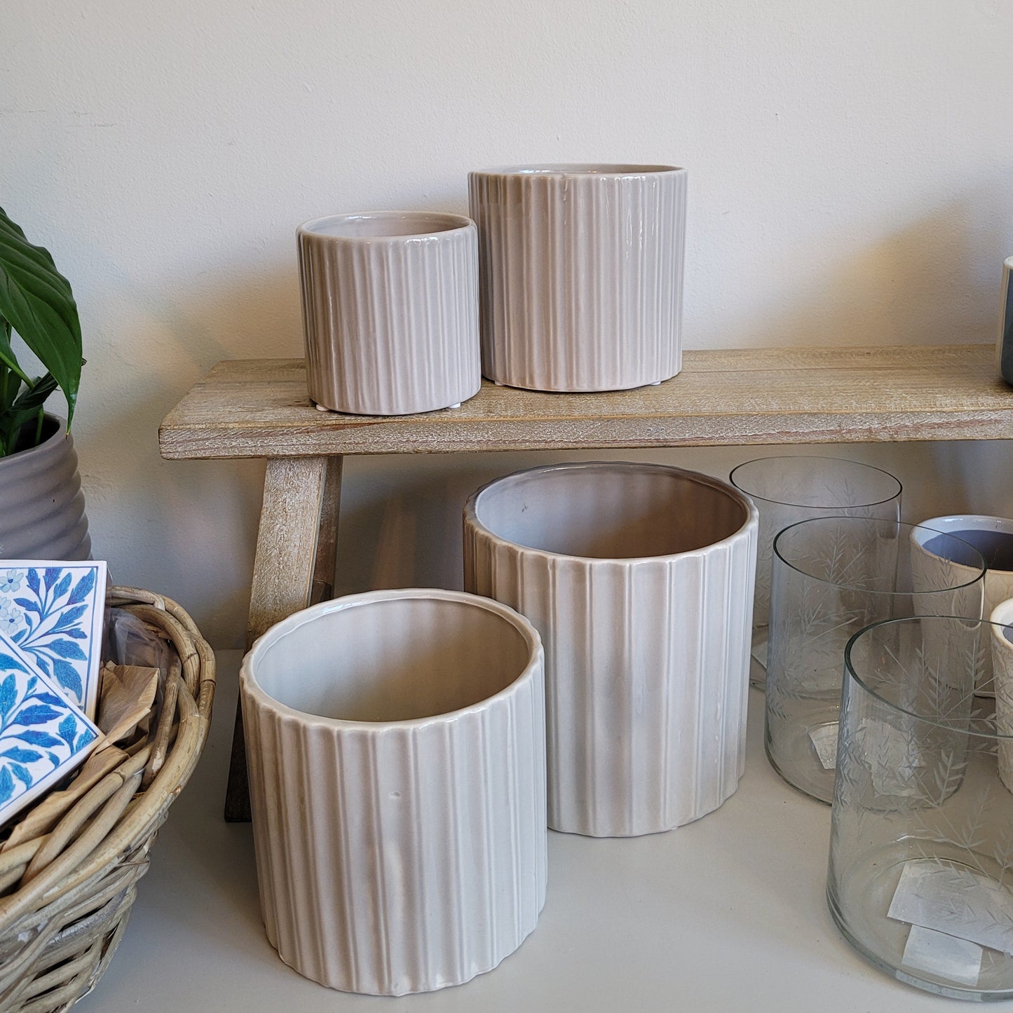 Vertical Double Ribbed Pot