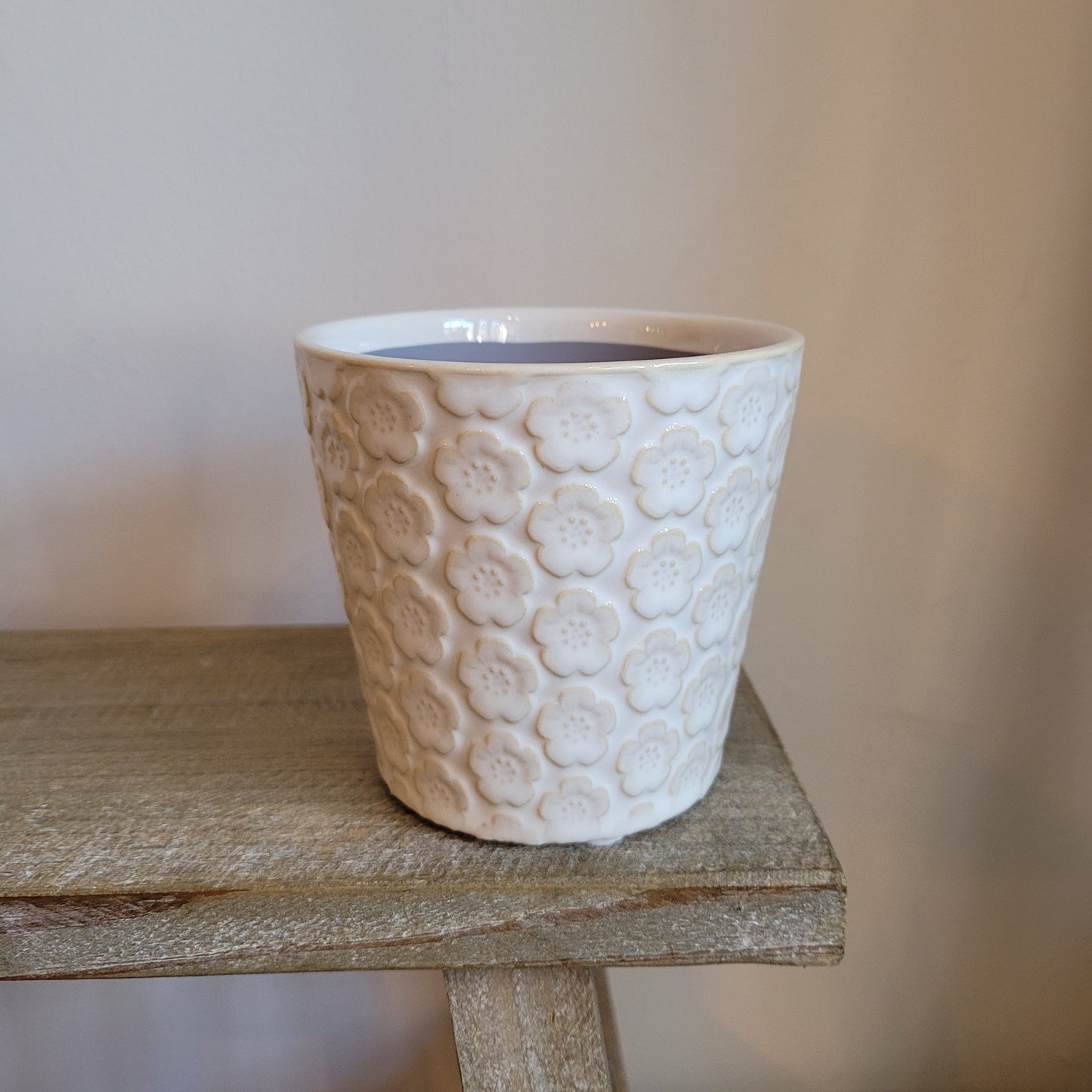 Veda Pot: White Finish
