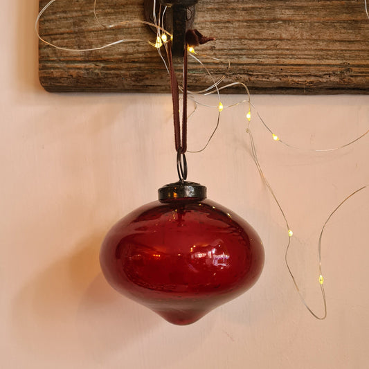 Oakfield Drop Bauble: Berry