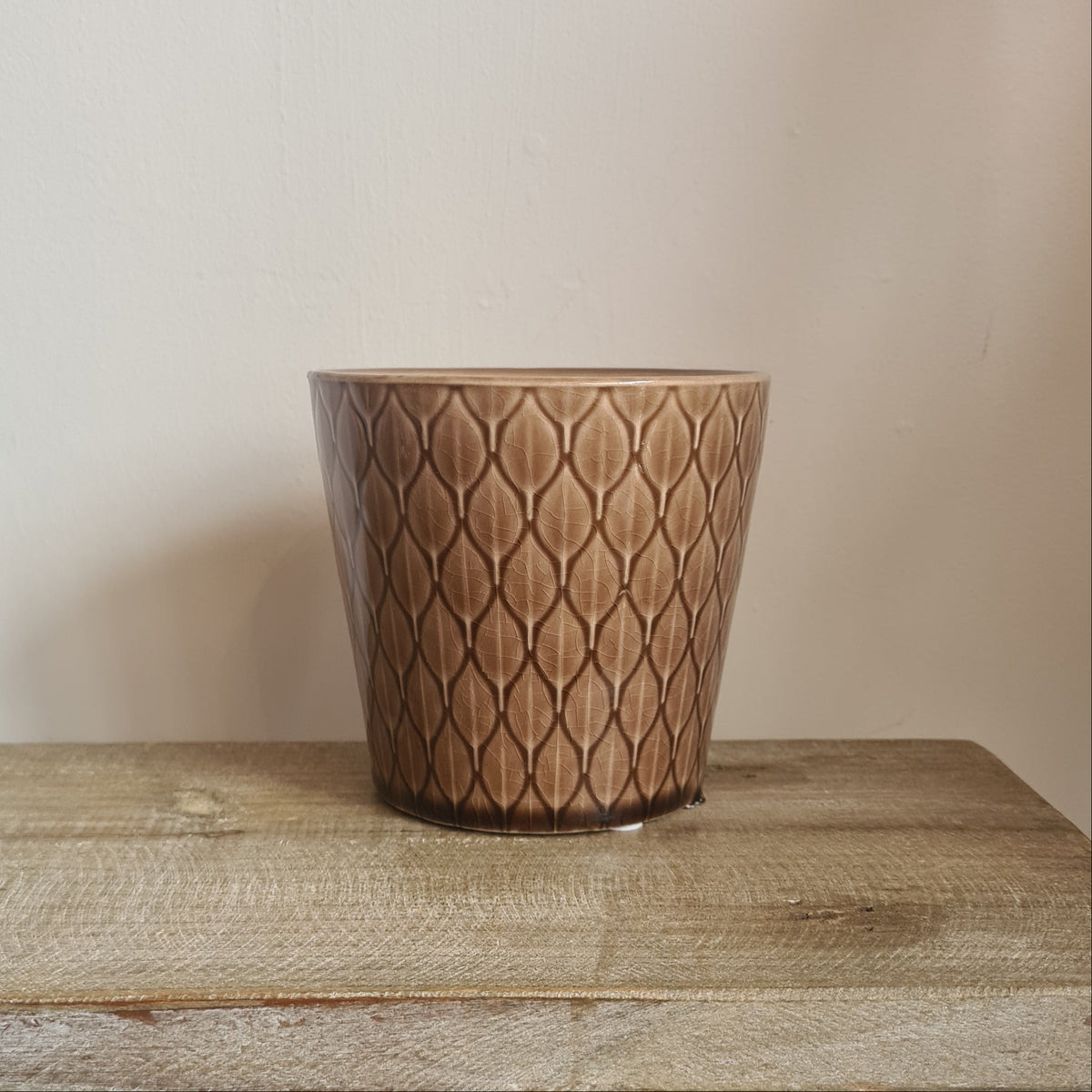 Veda Pot: Brown Finish