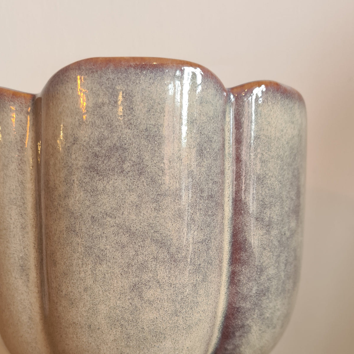 Scallop Ceramic Pot- Brown