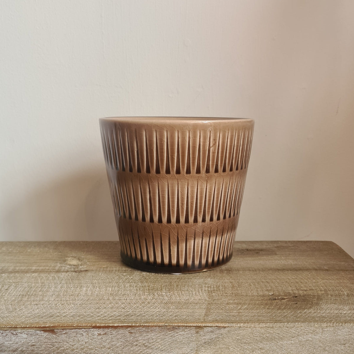 Veda Pot: Brown Finish