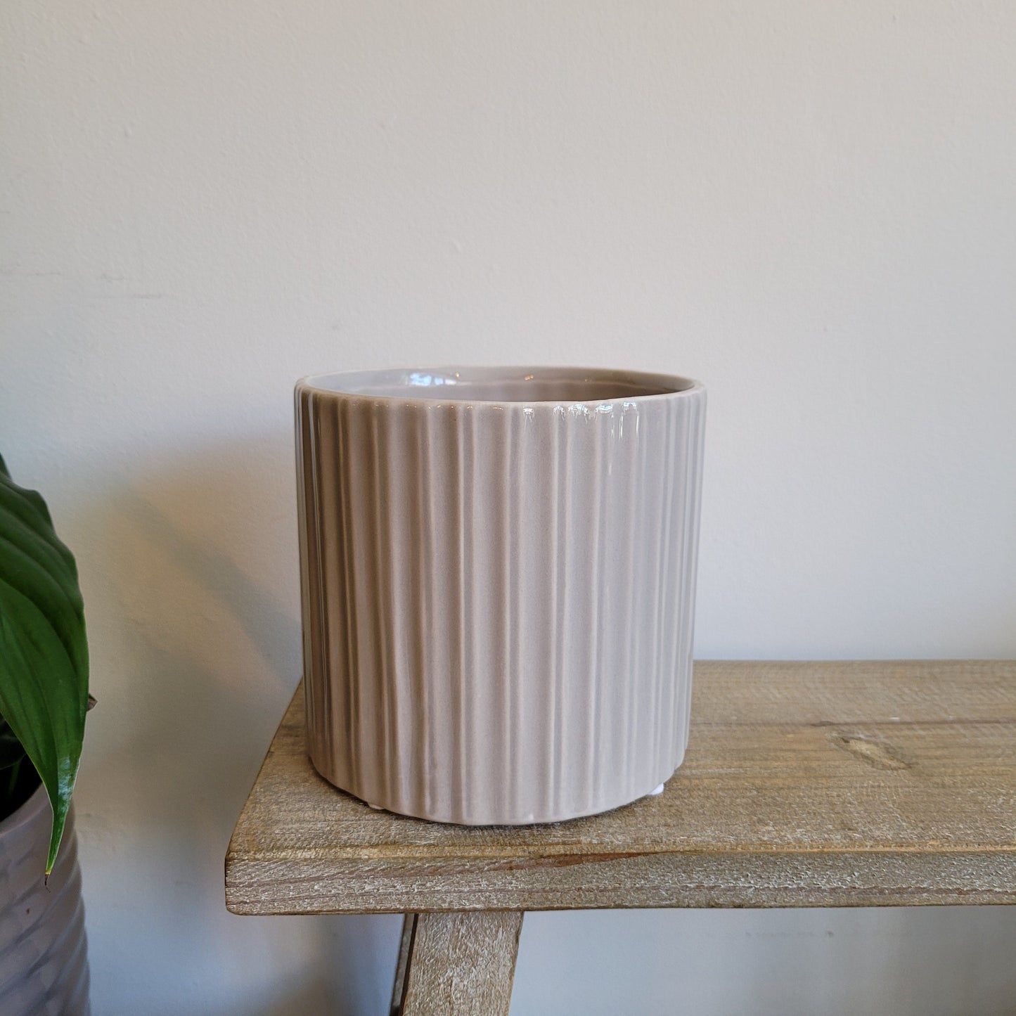 Vertical Double Ribbed Pot