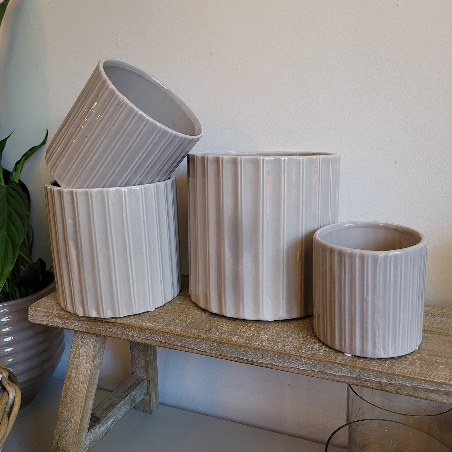Vertical Double Ribbed Pot